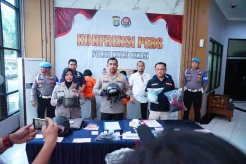 Sadis! Pengusaha Aksesori...