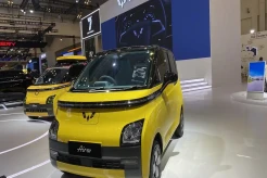 Perbandingan Wuling Air ev Lite dan Seres E1, Mobil Listrik Termurah di GIIAS 2024