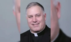 Pastor AS Gugat Aplikasi...