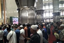 Ratusan Jemaah Salat Gaib di Masjid Istiqlal untuk Ismail Haniyeh