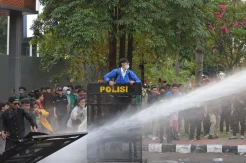 Komnas HAM Sesalkan Cara Aparat Bubarkan Pendemo Tolak RUU Pilkada