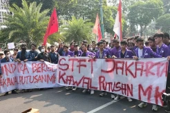 Giliran Kantor KPU Dikepung Mahasiswa Kawal Putusan MK