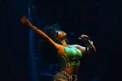 Viral! SZA Posting Foto Liburan di Bali, Keliling Pakai Motor Bodong