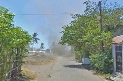 Detik-detik Angin Puting Beliung Mengerikan Hantam Sikka, Warga Panik Berhamburan