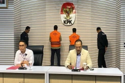 KPK Tahan 2 Tersangka...