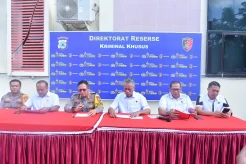 Kementerian Komdigi...
