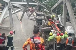 Jembatan Busui Ambruk, Akses Kaltim dengan Kalsel Lumpuh