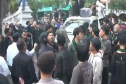 Demo Indonesia Gelap, Mahasiswa Bakar Traffic Cone di Jalan Malioboro