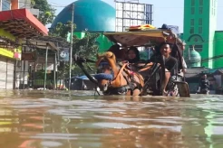Jalan Raya Dayeuhkolot Bandung Kembali Lumpuh, Terendam Banjir Setinggi 1 Meter