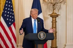 Trump Berlakukan Alien...