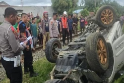 Kereta Api Sri Bilah Tabrak Minibus di Asahan, Satu Keluarga Tewas