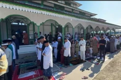 Lebaran Hari Ini, Ribuan Umat Muslim di Negeri Wakal Maluku Tengah Gelar Salat Id