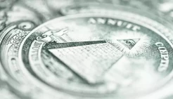 Analis Sebut Kebijakan Isolasionis AS Bisa Percepat Dedolarisasi