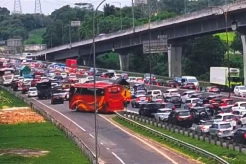 Tol Jakarta-Cikampek dan Tol MBZ Macet Parah pada Hari Pertama Lebaran