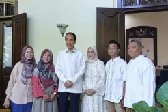 Jokowi Tak Gelar Open House, Warga Tetap Antre Halalbihalal