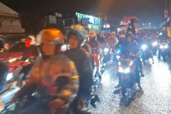 Ribuan Pemudik Motor Terjebak Macet 10 Km di Jalur Arteri Karawang