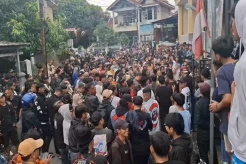Tolak Eksekusi Lahan, Ribuan Warga Desa Tenjolaya Demo Kantor Desa