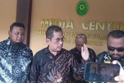 Penggugat Ijazah Jokowi Akan Laporkan Rektor UGM ke Polisi
