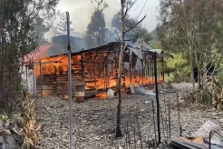 KKB Bakar Rumah Bupati,...