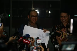 Dirjen AHU Kemenkum Resmi Serahkan Salinan Keppres Amnesti Hasto ke KPK