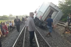 Kereta Argo Bromo Anggrek Anjlok di Subang, 5 Gerbong Keluar Rel