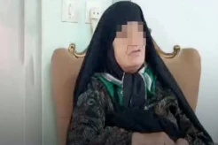 Wanita Iran Ini Bunuh...