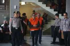 Penampakan Wamenaker Noel Ebenezer Pakai Rompi Tahanan KPK setelah Jadi Tersangka