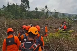 Tim SAR Temukan Helikopter yang Hilang Kontak di Hutan
