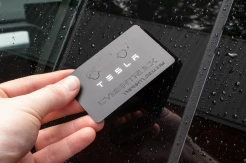 Konsumen Menjerit: Tesla Diam-diam Hentikan Produksi Kunci Kartu Gratis, Jadi Opsi Mewah Seharga Rp 663 Ribu!