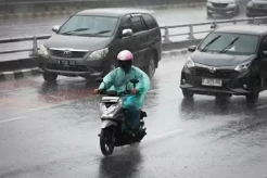 Sejumlah Ruas Jalan di Jakarta Terendam Banjir Imbas Hujan Deras