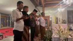 Jokowi Melayat Raja Keraton Solo Paku Buwono XIII, Ucapkan Dukacita Mendalam