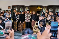 Jokowi Saksikan Pelepasan Jenazah Raja Keraton Solo Paku Buwono XIII di Loji Gandrung