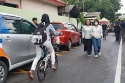 Orang Tua Antar ke SMAN 72 Ambil Tas dan Perlengkapan, Anak Masih Trauma Ledakan