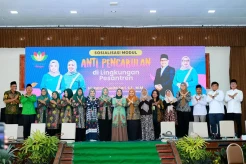 Pesantren Harus Jadi...