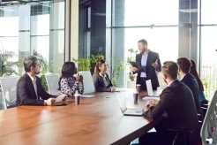 Strategi Efektif untuk Menguatkan Hubungan Internal Perusahaan