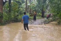 Jembatan Terendam Banjir, Akses Lebak - Pandeglang via Selatan Terputus