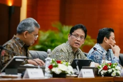 Tampung Rokok Ilegal,...