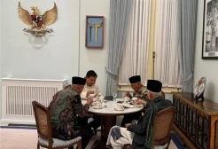 Prabowo Buka Puasa Satu...