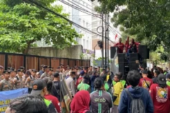 Geruduk Kantor SMRC, Massa Ojol: Tangkap dan Adili Saiful Mujani