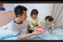 Terharu, Abew Jadi Kucing...