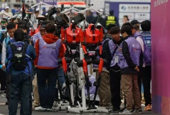 Robot China Finish Lomba Lari 21 Km, Kalahkan Rekor Dunia Manusia