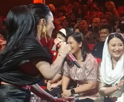 Momen Krisdayanti Duet Bareng Wamendag hingga Wamen Isyana di Womens Inspiration Awards 2026