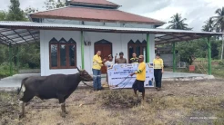 Melalui NHM Peduli, NHM Berbagi Hewan Kurban untuk Masyarakat Lingkar Tambang