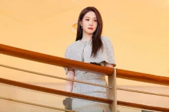 Park Eun Bin Tampil Dingin dan Misterius di Drama Baru Spooky in Love