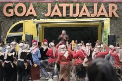 Hadirkan Panggung Hiburan...