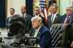 Trump Mendadak Batal...