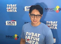 Kenny Austin Nikmati Peran Dokter Bagas di Tobat Jatuh Cinta, Akui Betah Main Komedi