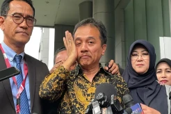 Tak Ditahan, Roy Suryo...