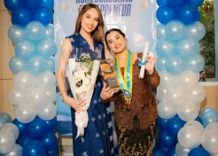 Cinta Laura Biayai Sekolah Asisten hingga Lulus SMA, Alasannya Bikin Haru