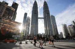 Kasus Covid-19 Melonjak, Malaysia Lockdown Lima Negara Bagian